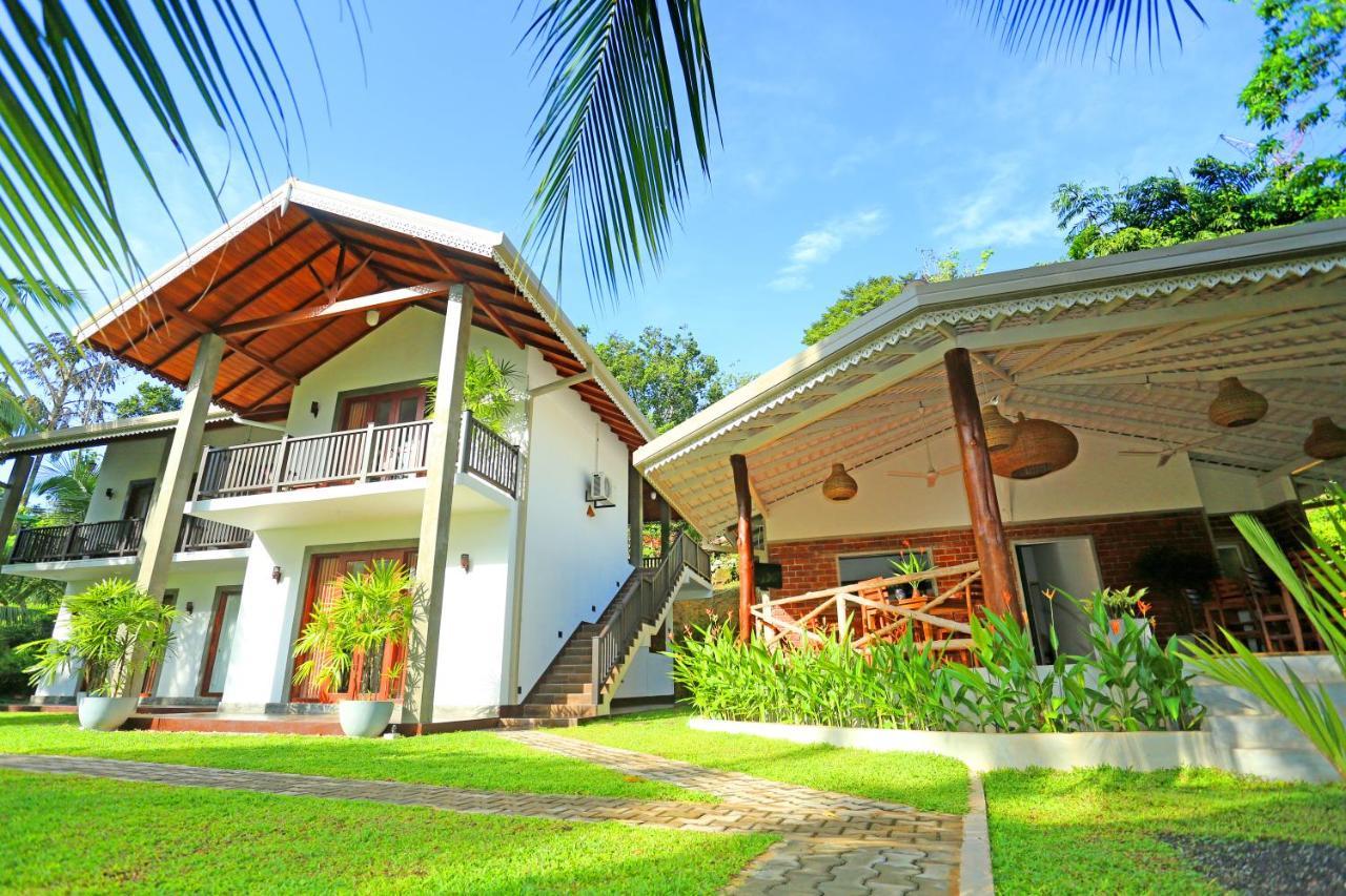 Villa Peacock Walahanduwa Exteriör bild