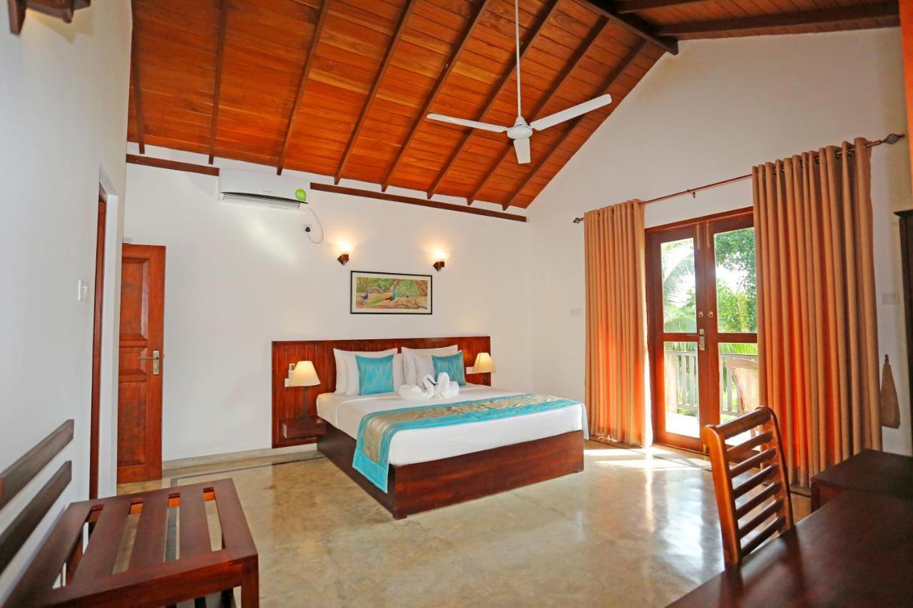 Villa Peacock Walahanduwa Exteriör bild