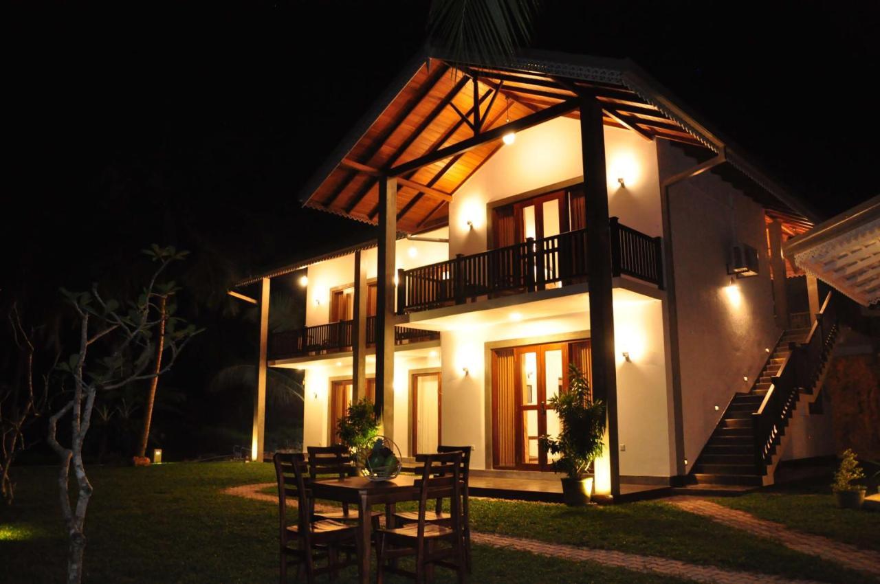 Villa Peacock Walahanduwa Exteriör bild