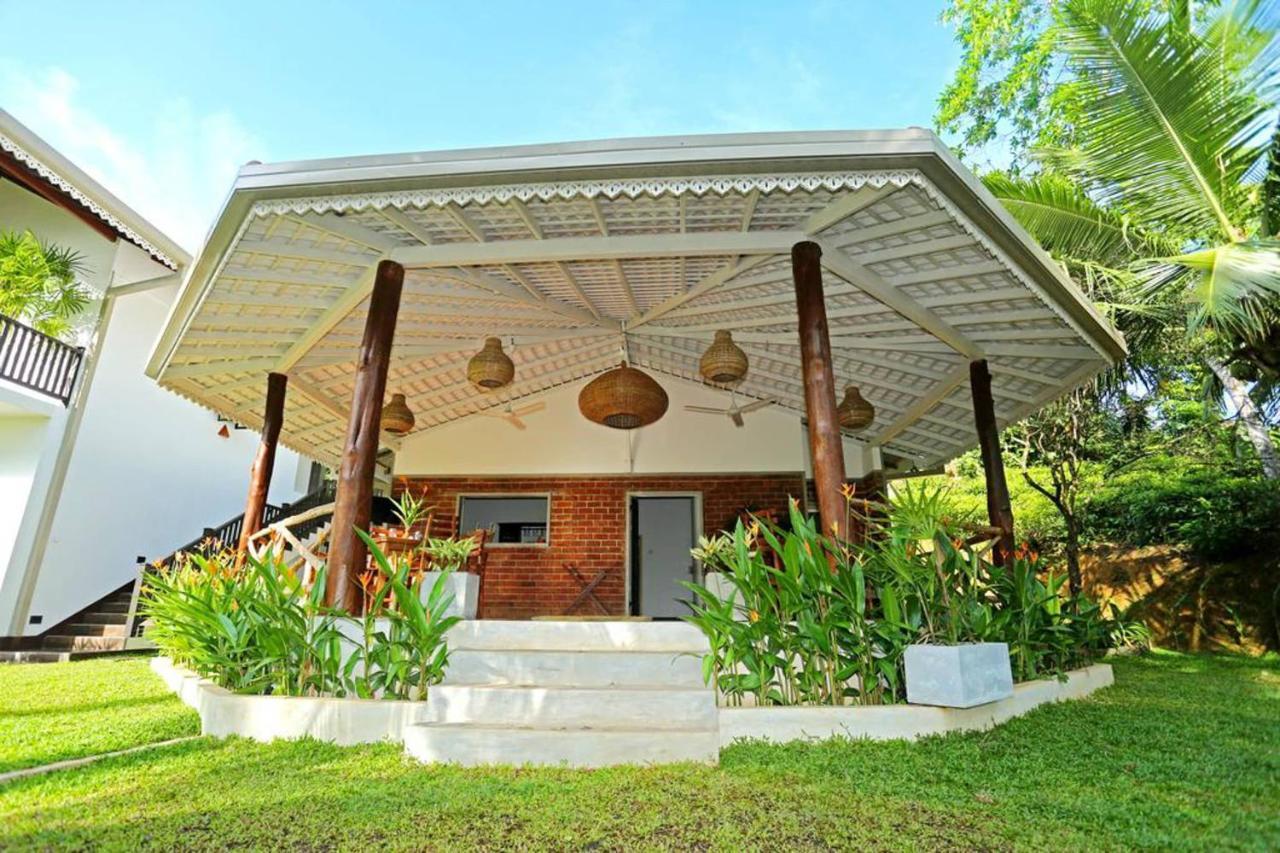 Villa Peacock Walahanduwa Exteriör bild